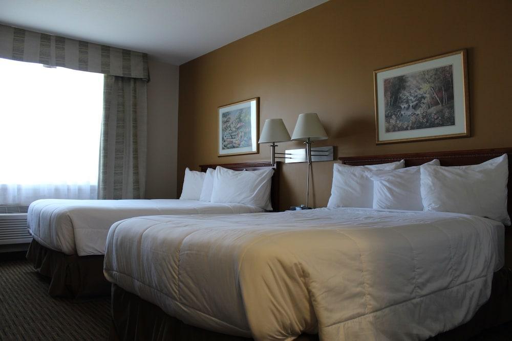Foxwood Inn And Suites Fox Creek Экстерьер фото