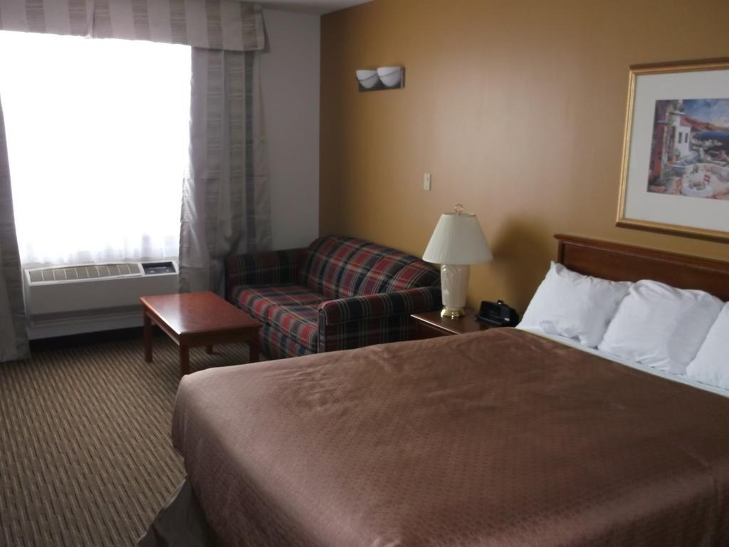 Foxwood Inn And Suites Fox Creek Номер фото