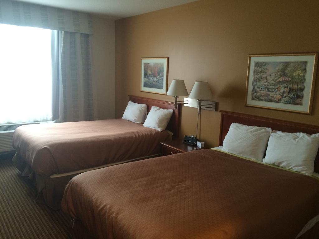 Foxwood Inn And Suites Fox Creek Номер фото