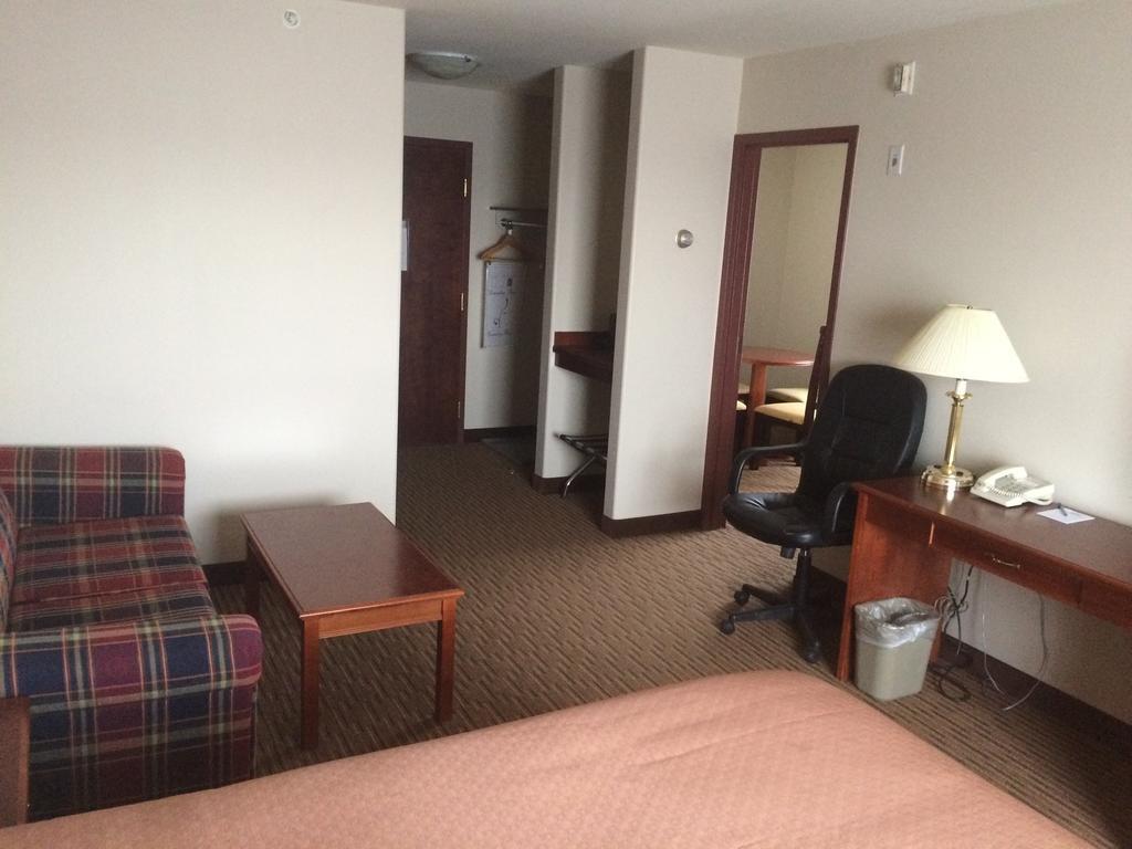 Foxwood Inn And Suites Fox Creek Номер фото