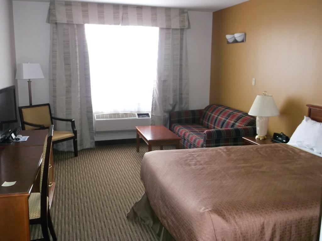 Foxwood Inn And Suites Fox Creek Номер фото